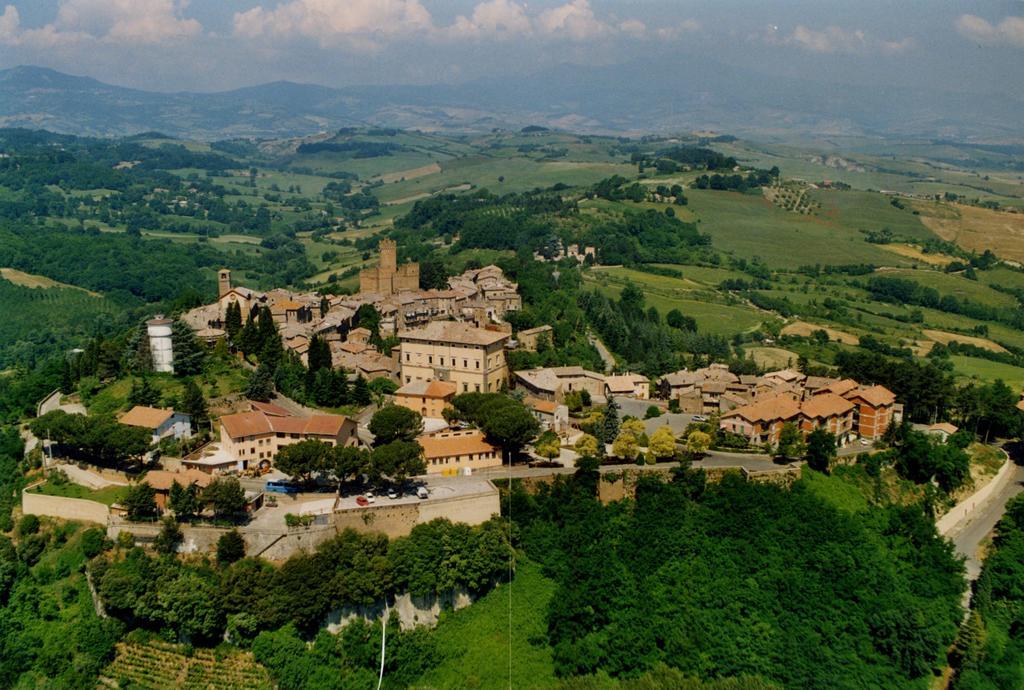 ProcenoAgriturismo Poggio Porsenna - Con Piscina别墅 外观 照片